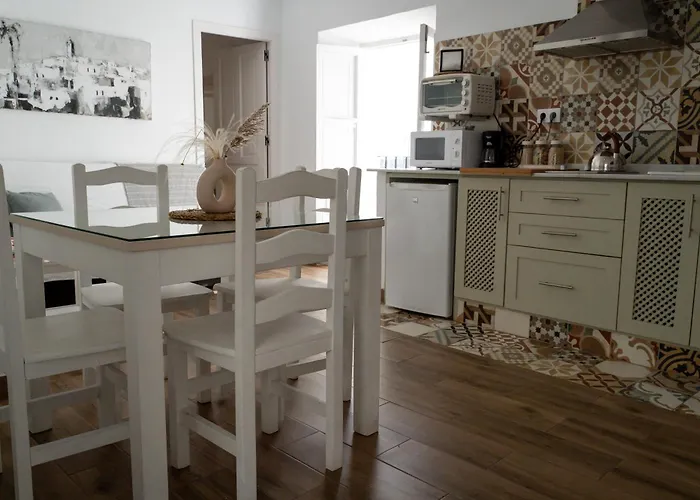 Apartamento Trafalgar By La Juderia De Vejer - Inside A Typical Andalusian Casa Patio